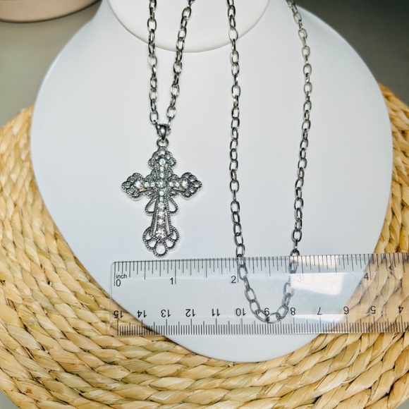 Beautiful Ornate Crystal Filigree Cross Necklace - Picture 8 of 11